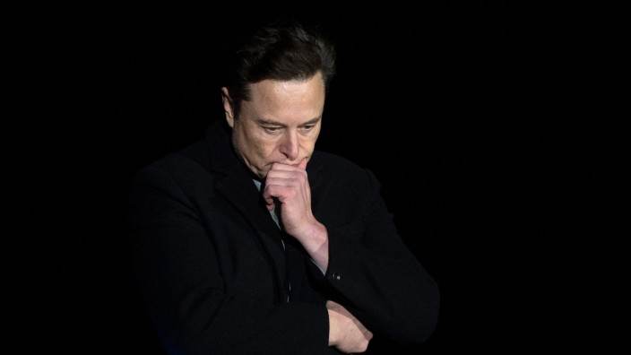 Elon Musk: Er rauchte schon Joints vor der Kamera, und brachte die Tesla-Aktie ins Wanken. Aber kaum einer verkauft seine Ideen so geschickt wie Elon Musk.