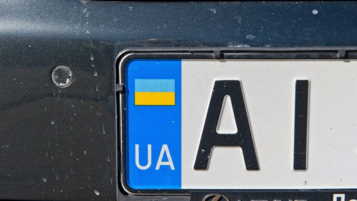 Demografie im Kreis Ebersberg: Auch im Landkreis Ebersberg fahren inzwischen viele Autos mit ukrainischen Kennzeichen.