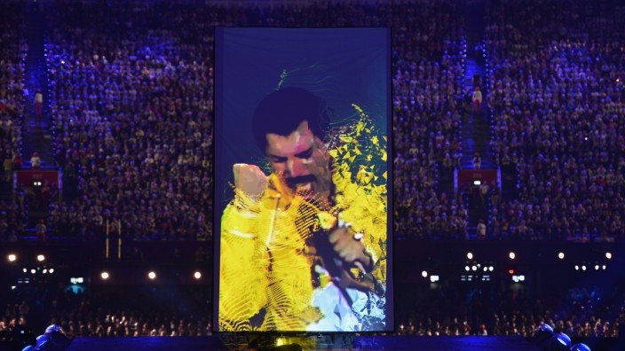 Technologie: Der 1991 verstorbene britische Rockmusiker Freddie Mercury wurde schon 2012 bei den Olympischen Spielen in London als Hologramm eingespielt.