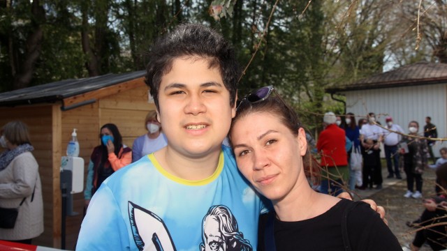 Hilfe für Notleidende: Die Ukrainerin Daria Bezpalko und ihr 16-jähriger Sohn Tigran sind Ende März im Raum Starnberg angekommen.
