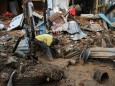 Südafrika, Schäden nach Unwetter in Durban Massive floods wreak havoc at Pantas Informal Settlement in Durban DURBAN, SO