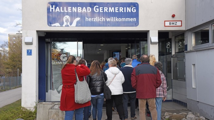 Germering: Das Hallenbad in Germering öffnet für eine Führung.