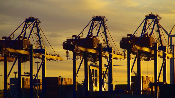 Wirtschaftsbeziehungen mit China: Hamburger Hafen: Deutschlands Wirtschaftsmodell setzt auf Exporte - das ist gefährlich.