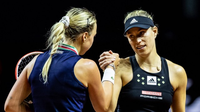 Tennis: Early farewell: The match against Anett Kontaveit (left) is the only one for Angelique Kerber in Stuttgart.