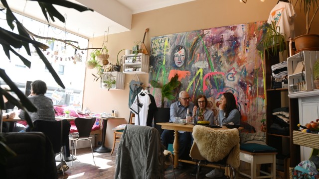 Café Wonder: Viel Platz gibt es im Café nicht, Neugebauer empfiehlt eine Reservierung vorab.