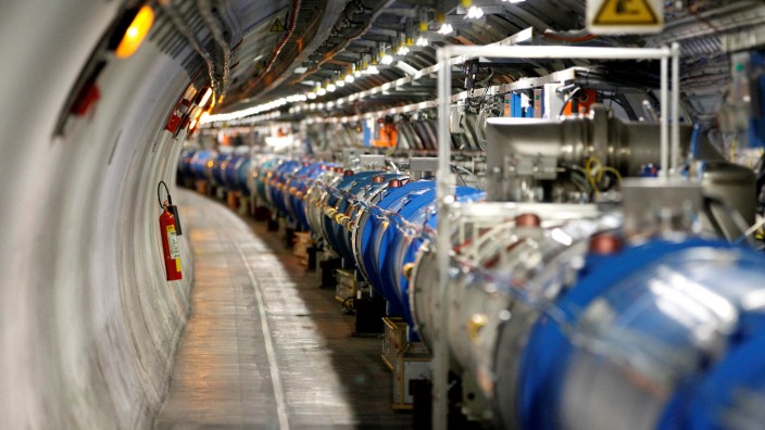 Größte Forschungsmaschine der Welt: Durch diese Röhre werden Protonen gejagt.