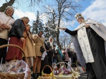 Christlich-orthodoxe Kirche: Osterfest inmitten von Ruinen