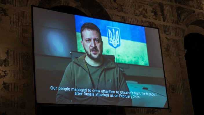 Selenskij bei Venedig Biennale: Der ukrainische Präsident Wolodimir Selenskij hat eine kurze Videobotschaft für die Biennale in Venedig geschickt.
