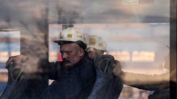 Grubenunglücke Polen: Ein Minenarbeiter in Zofiowka nach dem Unglück.