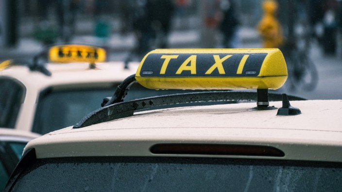 Mobilität: Viel Geld hat man mit Taxifahren nie verdient. Aktuell ist die Lage aber besonders prekär.