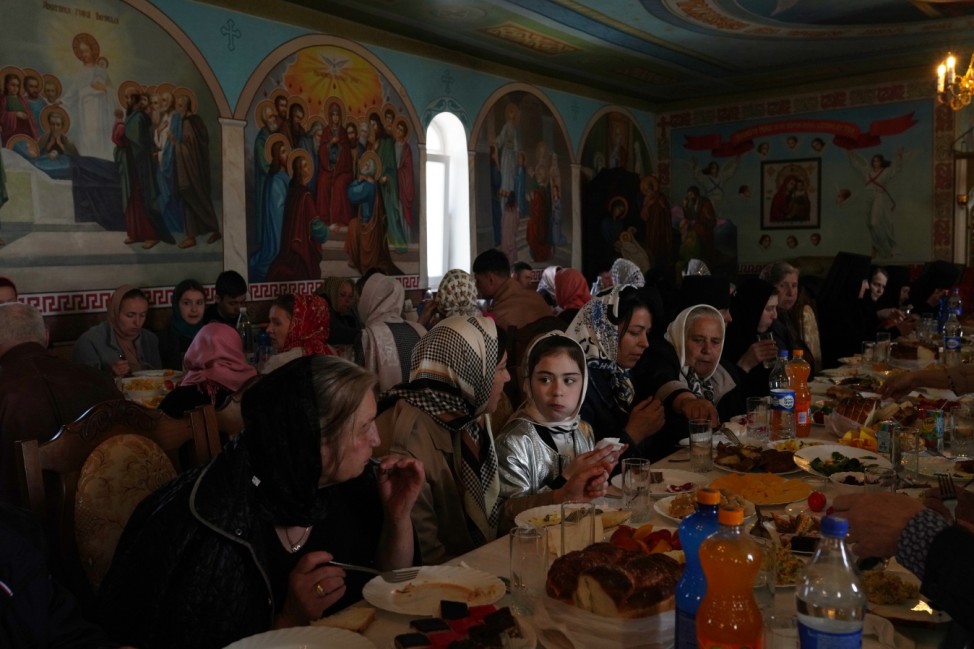 Ukrainians In Chernivtsi Oblast Celebrate Orthodox Easter