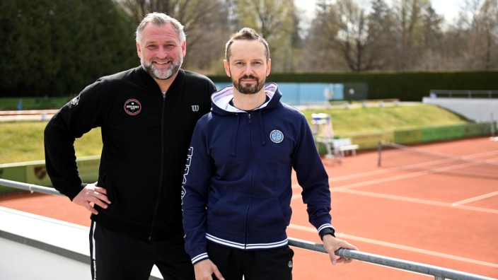 Tennis: Neue Hoffnung: Der ukrainische Tennislehrer Zhenja Hotman (rechts) mit Iphitos-Cheftrainer Uli Sprenglewski am Aumeisterweg.