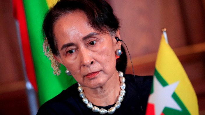 Myanmar: Mit Klagen überhäuft: Myanmars Ex-Regierungschefin Aung San Suu Kyi.