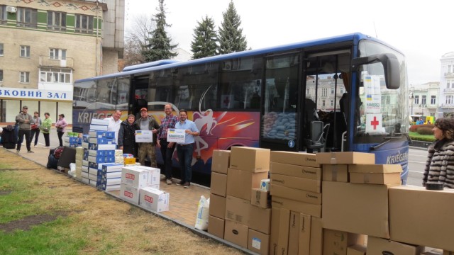 200 Kilometer vor Kiew: Mit dem Hilfstransport wurden Medikamente und andere Hilfsgüter nach Winnyzja gebracht.