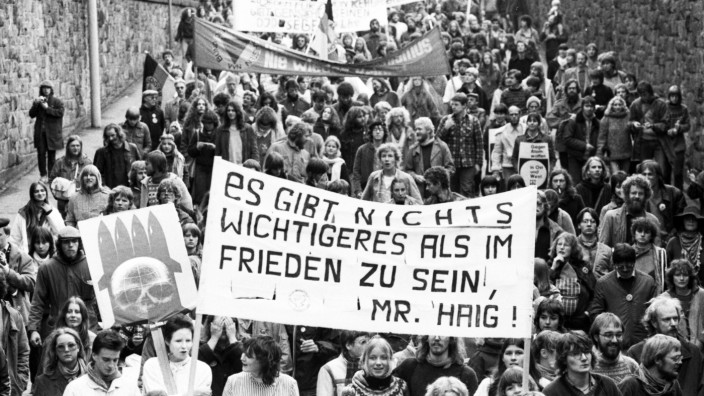 Umgang mit Russland: Im Schatten von Luthers Apfelbäumchen: 300.000 kamen 1981 zur Friedensdemonstration in Bonn.