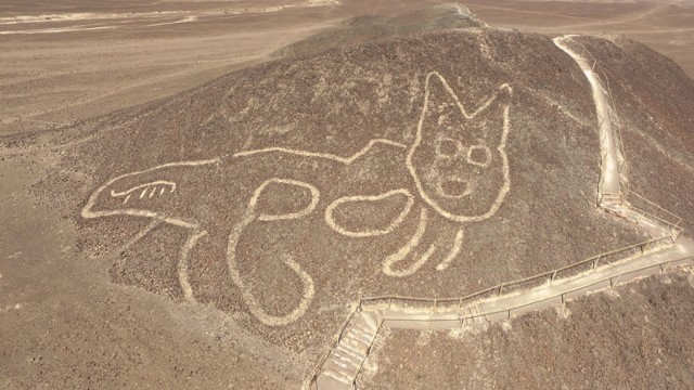 Dem Geheimnis auf der Spur: Sind bereits Unesco-Weltkulturerbe: die Nazca-Linien in der Wüste Perus.