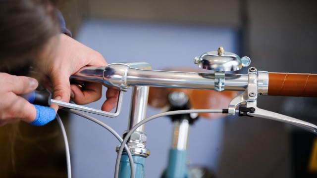Fahrrad-Sicherheit: Lenker einstellen, Ketten ölen, Schläuche wechseln: Viele Kunden lassen ihr Rad im Frühjahr auf Vordermann bringen.