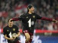 FC Bayern München: Thomas Müller feiert die zehnte Meisterschaft in Folge
