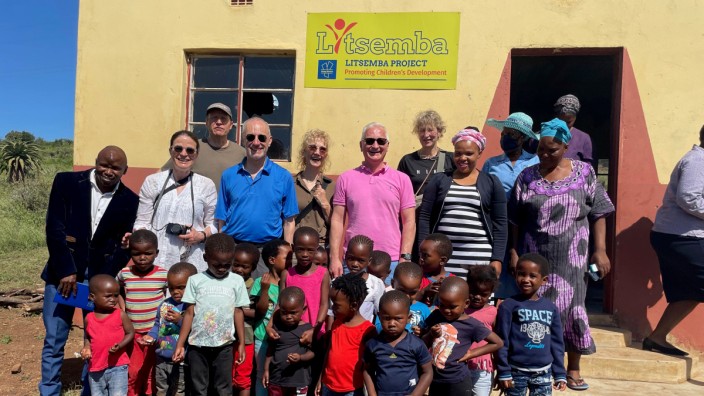 Armut und Aids in Afrika: Die Rotary-Clubs Wörthsee und Ammersee-Römerstraße haben den Verein RC Afrika gegründet, um im ehemaligen Swasiland, das nun Eswatini heißt, die Armut zu bekämpfen. Für ihr Projekt im Süden des Landes suchen die Rotarier Spender.