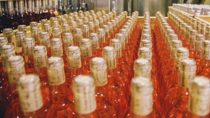 Wein: Der Rosé galt lange als französischer Wein - jetzt ziehen deutsche Winzer nach.