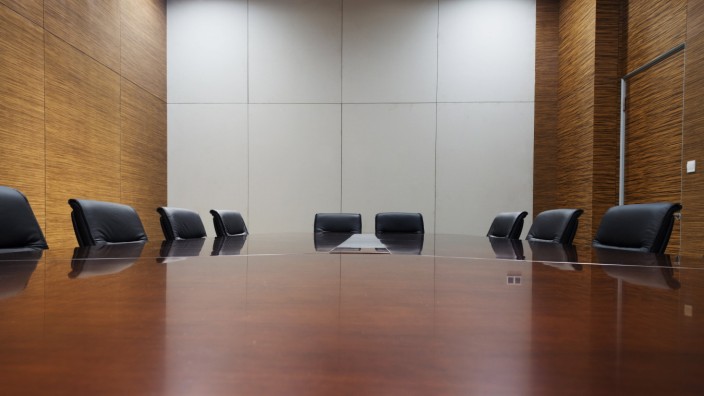 Arbeitswelt: Freitags bleibt der Meetingraum leer - zumindest soll das künftig bei SAP so sein.