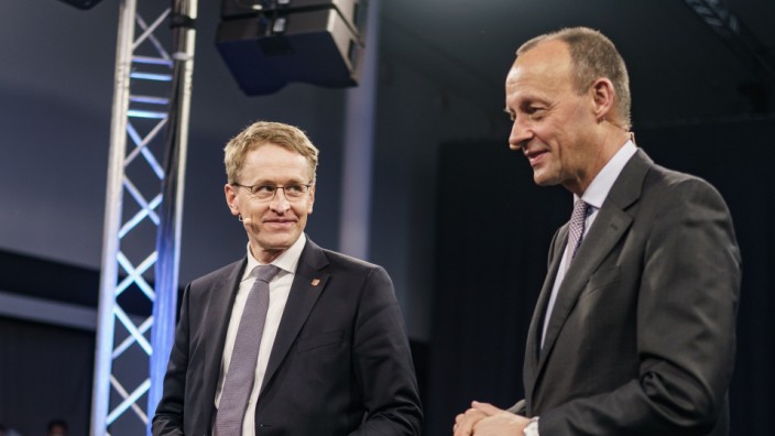 Friedrich Merz und Daniel Günther: Im Augenblick sein wichtigster Mann: CDU-Chef Friedrich Merz (rechts) braucht dringend einen Erfolg von Daniel Günther bei der Landtagswahl.