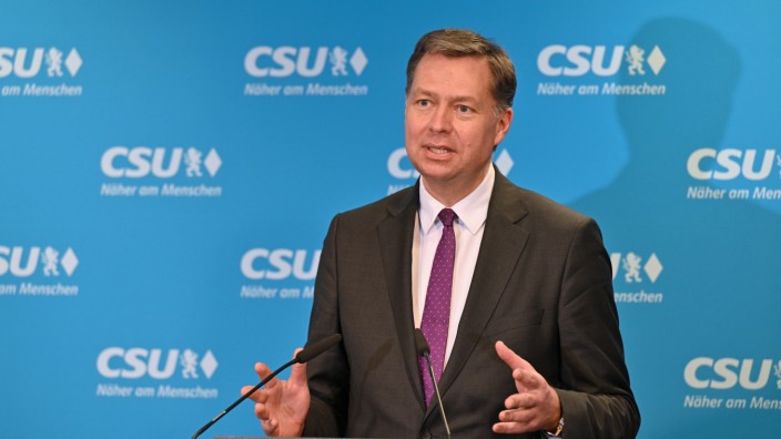 Politik in Bayern: Sein Rücktritt stürzte die CSU in eine Krise: Stephan Mayer gab als Generalsekretär nach wenigen Wochen auf.