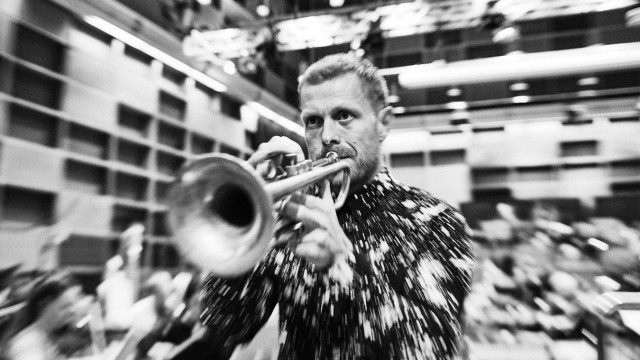 Fünf Favoriten der Woche: Nils Wülker bei den Aufnahmen mit dem Münchner Rundfunkorchester.