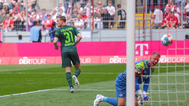 1. FC Köln: Of all things, ex-Koln player Yannick Gerhardt scored for VFL Wolfsburg against Marvin Schwepp.