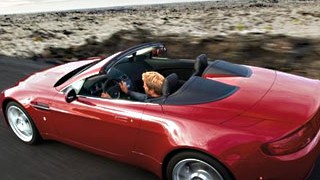 Neuvorstellung: Aston Martin Vantage Roadster: Soll sich auf 911er einschießen: der Aston Martin Vantage Roadster