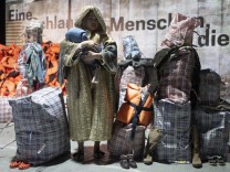 Münchener Biennale: Das Grauen der vielen