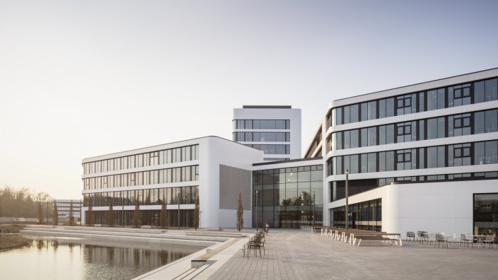 Discount-Architektur: Die neue Unternehmenszentrale von Aldi Nord bietet bis zu 2000 Arbeitsplätze in Essen. Und ein neues Selbstverständnis. Der Entwurf stammt von BAID Architekten aus Hamburg.