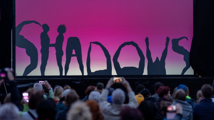 Nürnberg: Die Kölner Theatergruppe "Die Mobiles" war mit der Performance "Moving Shadows" zu Gast.