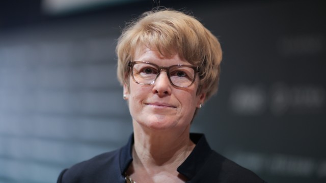 Staatshilfen für Unternehmen: Die Wirtschaftsweise Veronika Grimm fordert, klimafreundliche Techniken zu fördern, statt Geld in einen Industriestrompreis zu stecken.