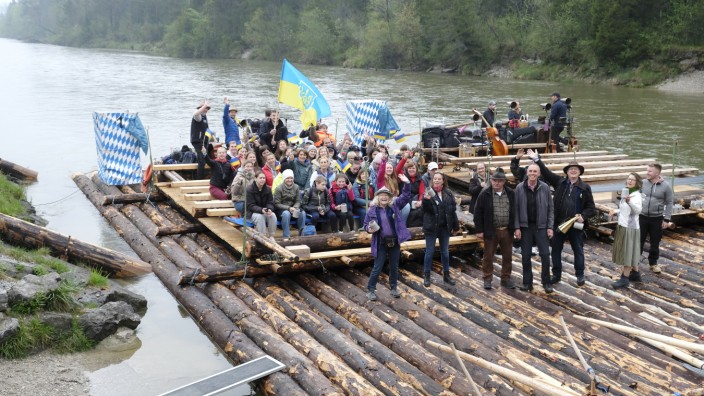 Schmuckfoto: Ein Floß für Ukraine-Geflüchtete