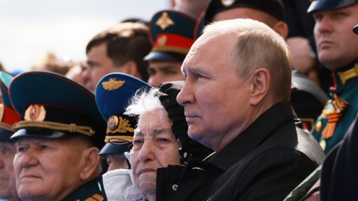 Nord Stream 2: Russlands Präsident Wladimir Putin bei der Siegesparade am 9. Mai 2022.