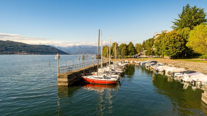 Unbekanntes Italien: Der Pier von Ispra an der Ostseite des Lago Maggiore.
