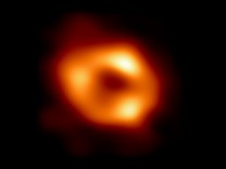 Physik: Astronomen veröffentlichen erstes Bild des Schwarzen Lochs im Zentrum der Milchstraße