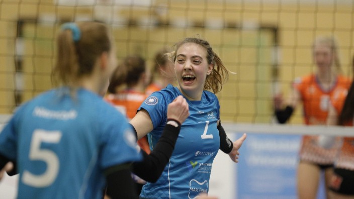 Volleyball: Gute Laune: Celina Krippahl und ihre Kolleginnen können an diesem Samstag Zweitliga-Meisterinnen werden.