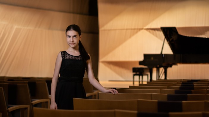 Pianistin Alexandra Dovgan: Das Erstaunliche an Alexandra Dovgan ist nicht ihre pianistische Fingerfertigkeit, sondern die Tatsache, dass sie auch etwas zu erzählen hat.