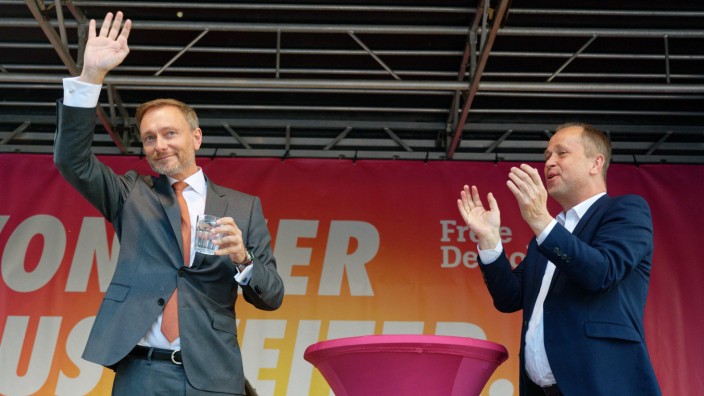 FDP: Christian Lindner hat viel Präsenz gezeigt im Wahlkampf. Am Sonntag stellte er dann fest: "Es ist für uns ein sehr trauriger Abend."