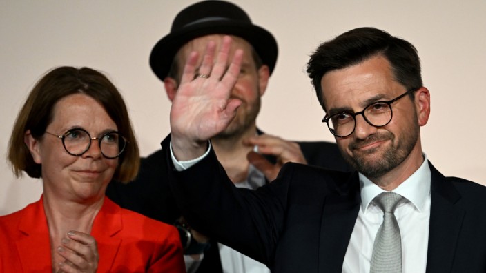 SPD: Es ist das historisch schlechteste Ergebnis seiner Partei in Nordrhein-Westfalen: Thomas Kutschaty (rechts), SPD-Spitzenkandidat, nach der Wahl.