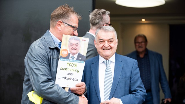NRW-CDU: Herbert Reul, der beliebteste NRW-Minister, im Wahlkampf in Marl.