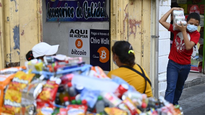Kryptowährung: Experten warnen, dass El Salvador bald der Bankrott bevorstehen könnte.