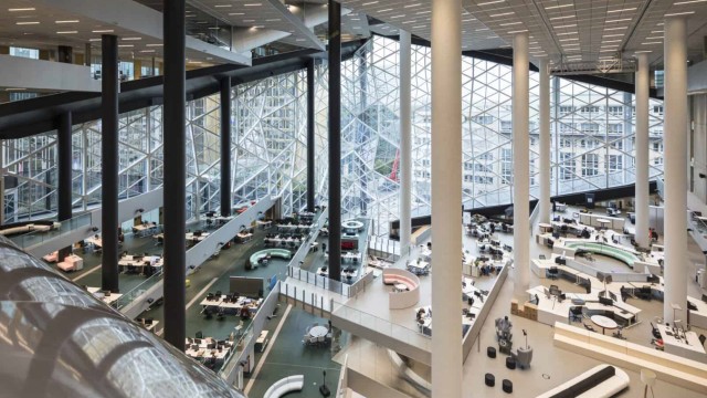 Architekturausstellung im Werksviertel: Moderne Arbeitskathedrale und ein Finalist beim DAM-Preis 2022: das neue Gebäude des Axel Springer Verlags in Berlin von OMA.