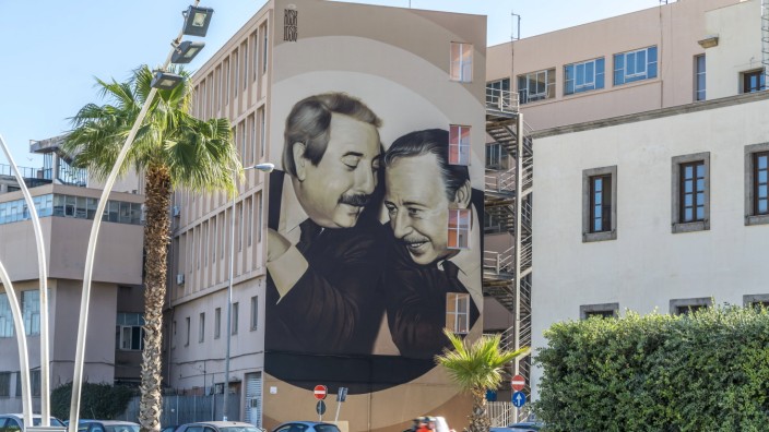 Mafia-Mord: Alles schon verblasst? Ein Graffito erinnert in Palermo an die ermordeten Richter und "Mafia-Jäger" Giovanni Falcone und Paolo Borsellino.