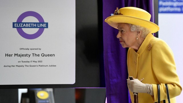 Castello di Windsor: la regina Elisabetta II all'inaugurazione della nuova linea della metropolitana di Londra "Linea Elisabetta".