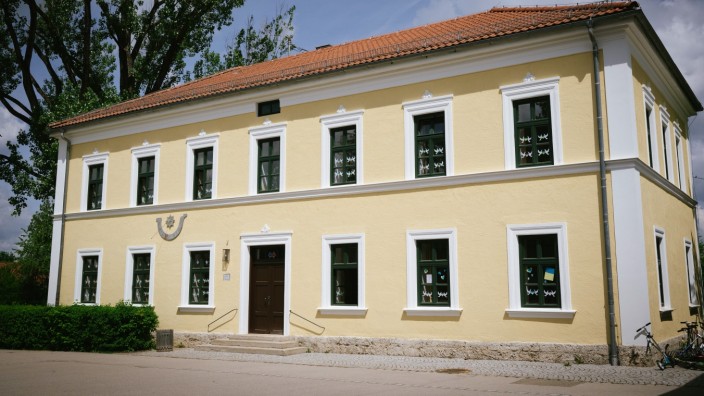 Jubiläum: Das älteste der vier Gebäude der Grundschule Oberhaching wird heuer 150 Jahre alt.