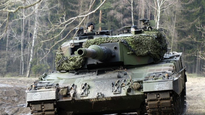 SZ am Abend: Ein Panzer des Typs Leopard 2 bei einer Übung der Bundeswehr.