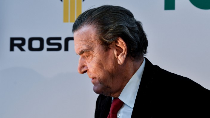 SZ am Abend: Der frühere Bundeskanzler Gerhard Schröder will den Aufsichtsrat beim russischen Ölkonzern Rosneft verlassen. Vielen in der SPD reicht das noch nicht.